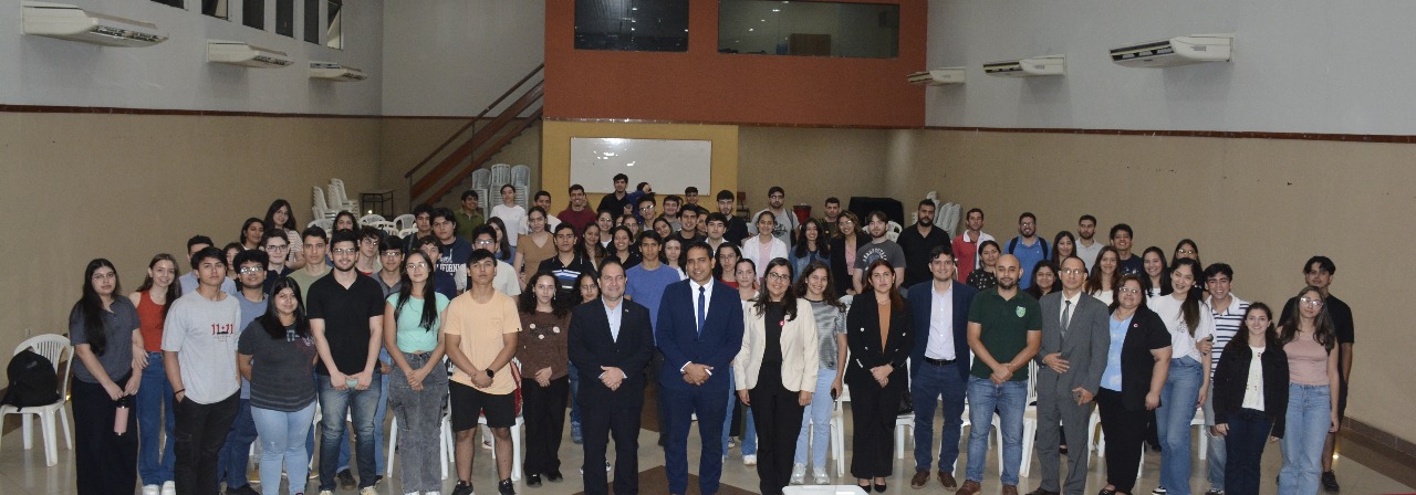 Encuentro con Universitarios-UNA